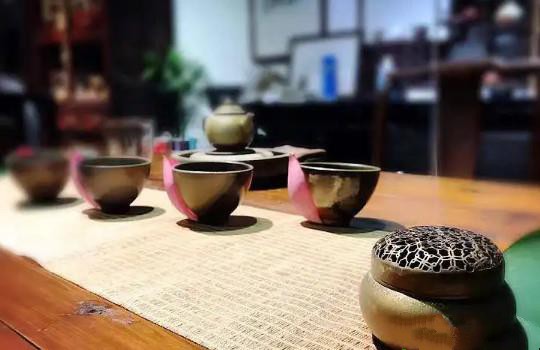 茶艺之道，盖碗手法的艺术之美