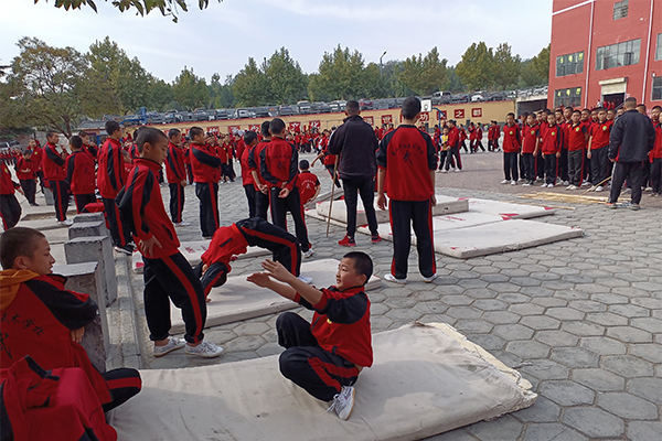 少林寺武校业余班，传承武术文化，培养新时代英才