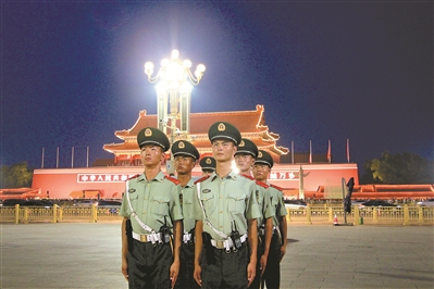 北京士兵执勤，守护首都的荣耀与责任