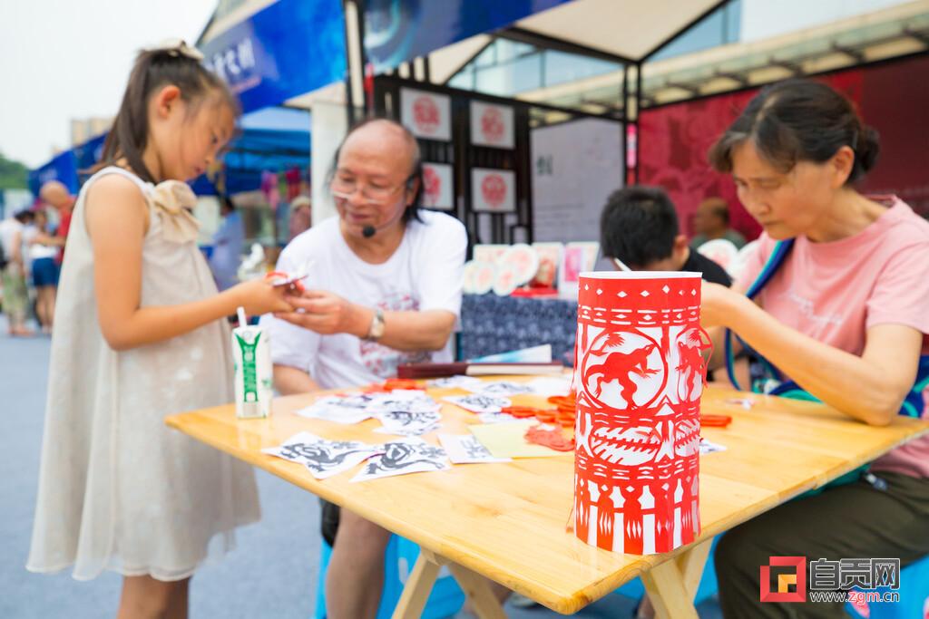 烟火厂家，传承与创新的艺术之旅