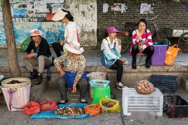 农村地摊，生活的缩影与文化的传承