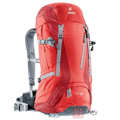 登山包与徒步包的区别，功能、设计与用途的探讨