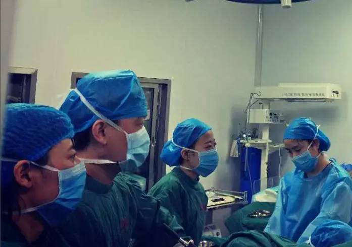 给孕妇做手术小游戏，寓教于乐，提升医疗技能的新体验