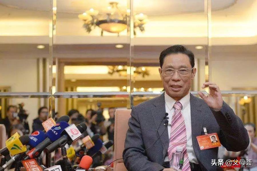 生病的老人能否乘坐飞机，探讨与健康相关的航空旅行问题