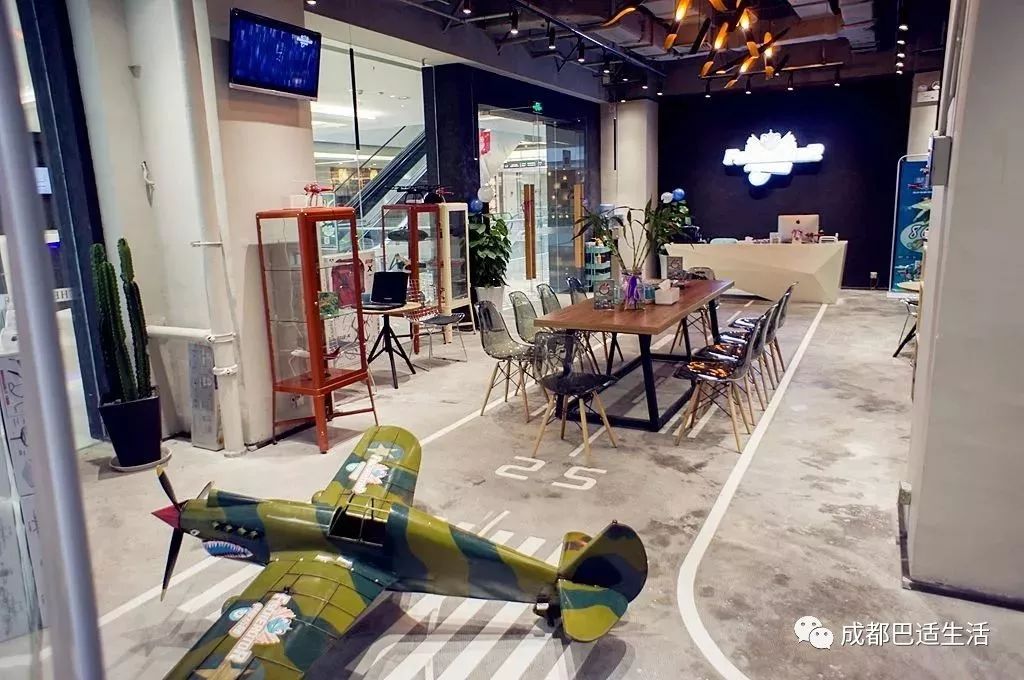 探索固定翼遥控飞机专卖店，体验科技与飞行的交汇点