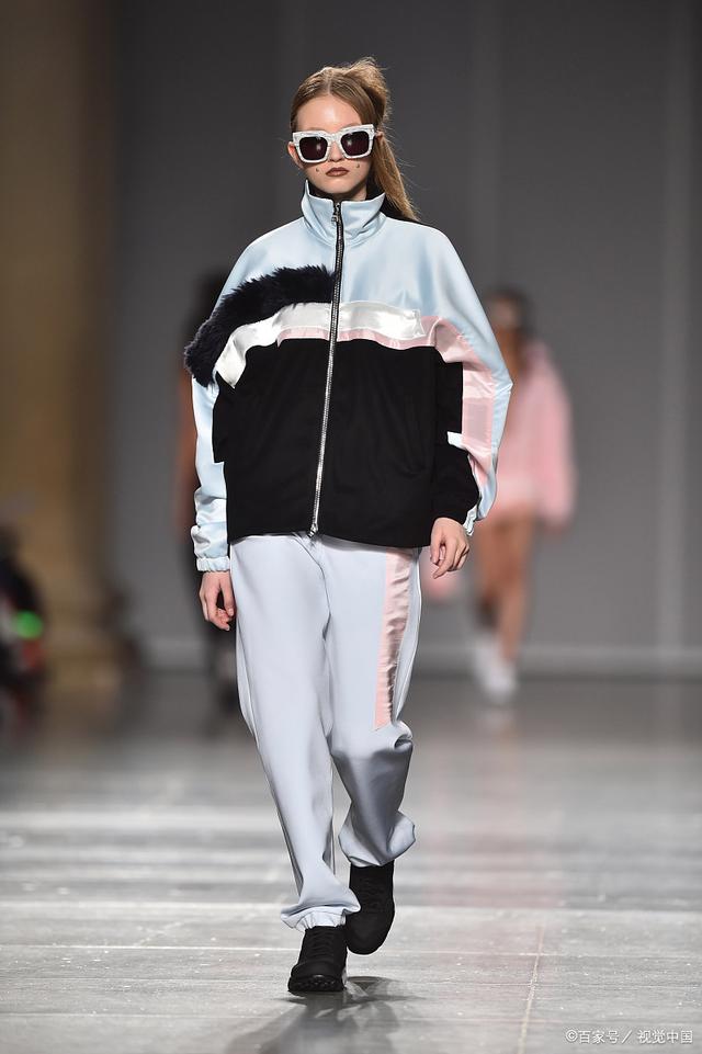时尚潮流之选，全新衣服产品介绍