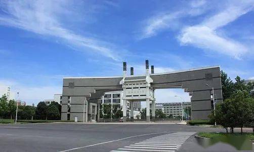二本建筑类大学，培养新时代建筑人才的重要基地