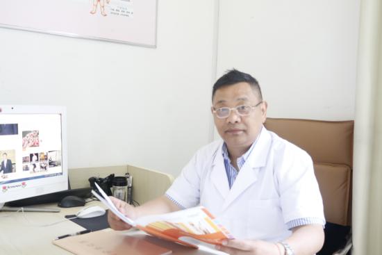 北京儿童医院专家张，医术精湛，仁心卓越