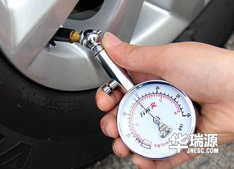 面包车几个气压合适，探讨轮胎气压对车辆性能与安全的重要性