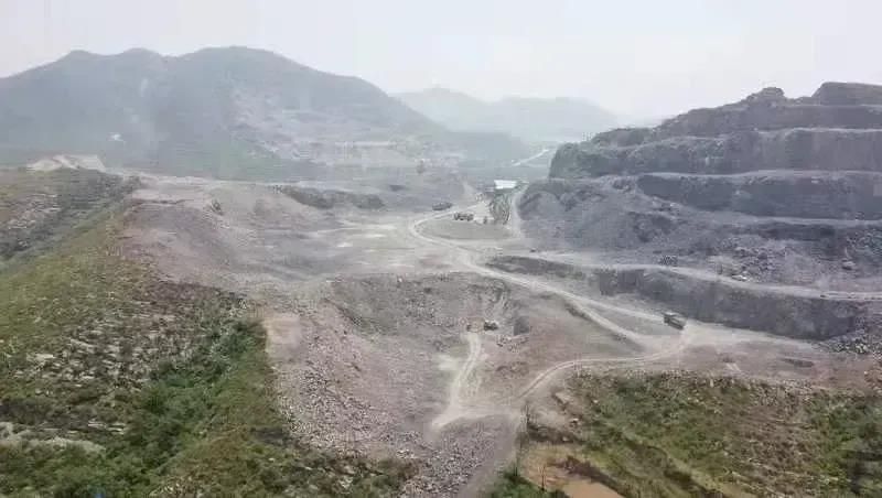 河北灵寿水晶木纹矿山，自然瑰宝与人文历史的交织
