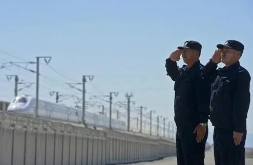 铁路公安民警待遇，挑战与机遇并存