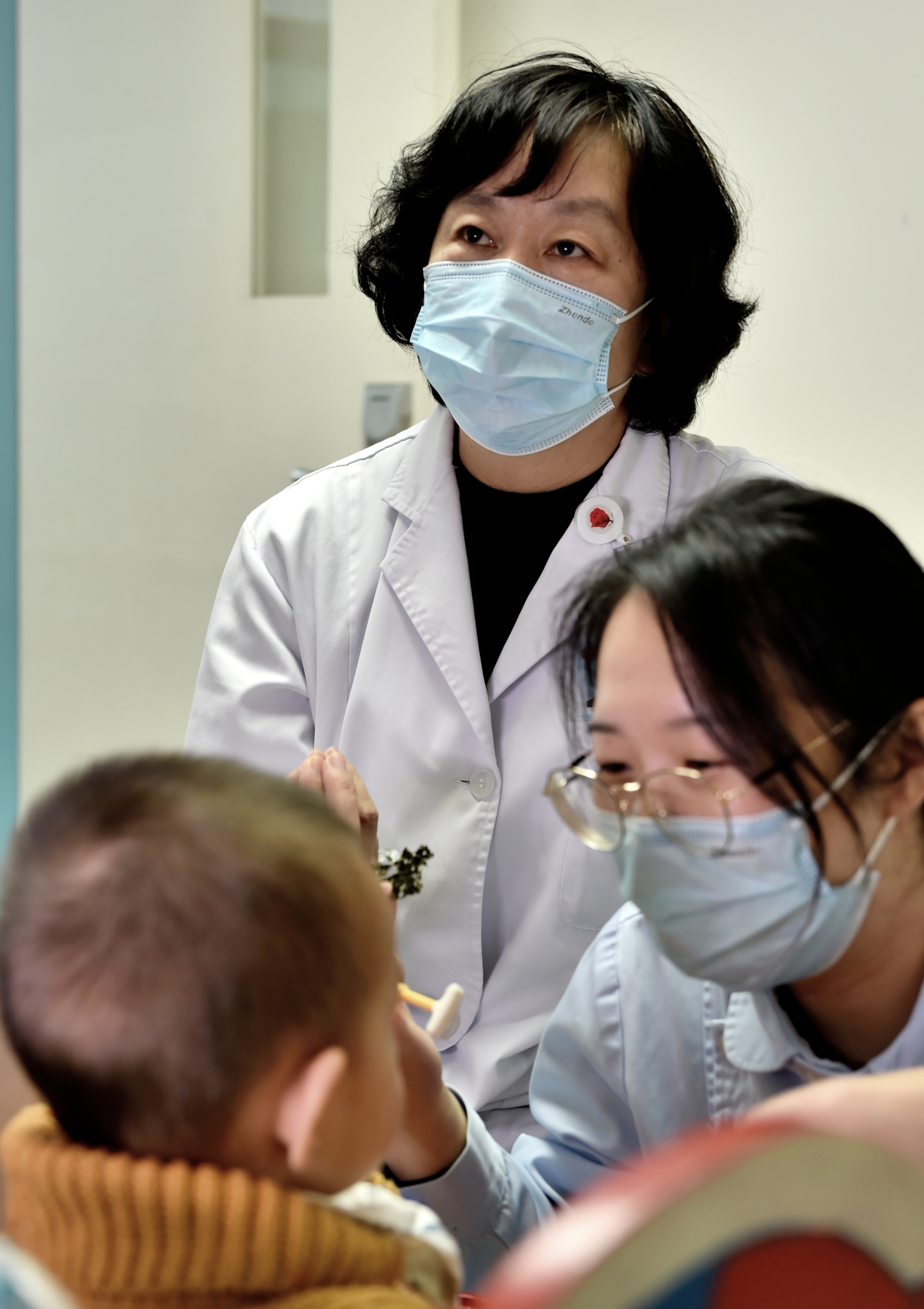 省儿保专家黄新文，守护儿童健康的坚定卫士