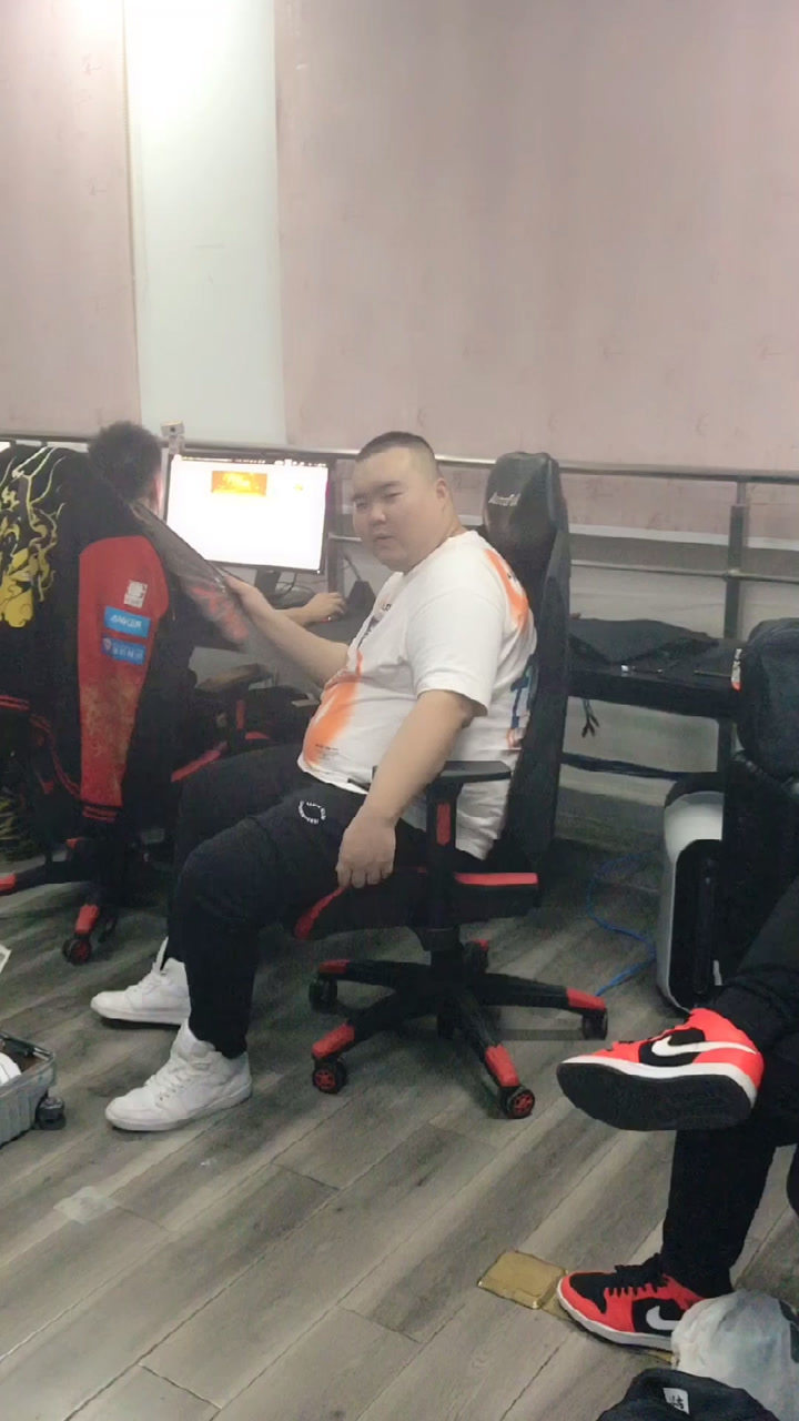 超级黄金手常旭，下载传奇的起点