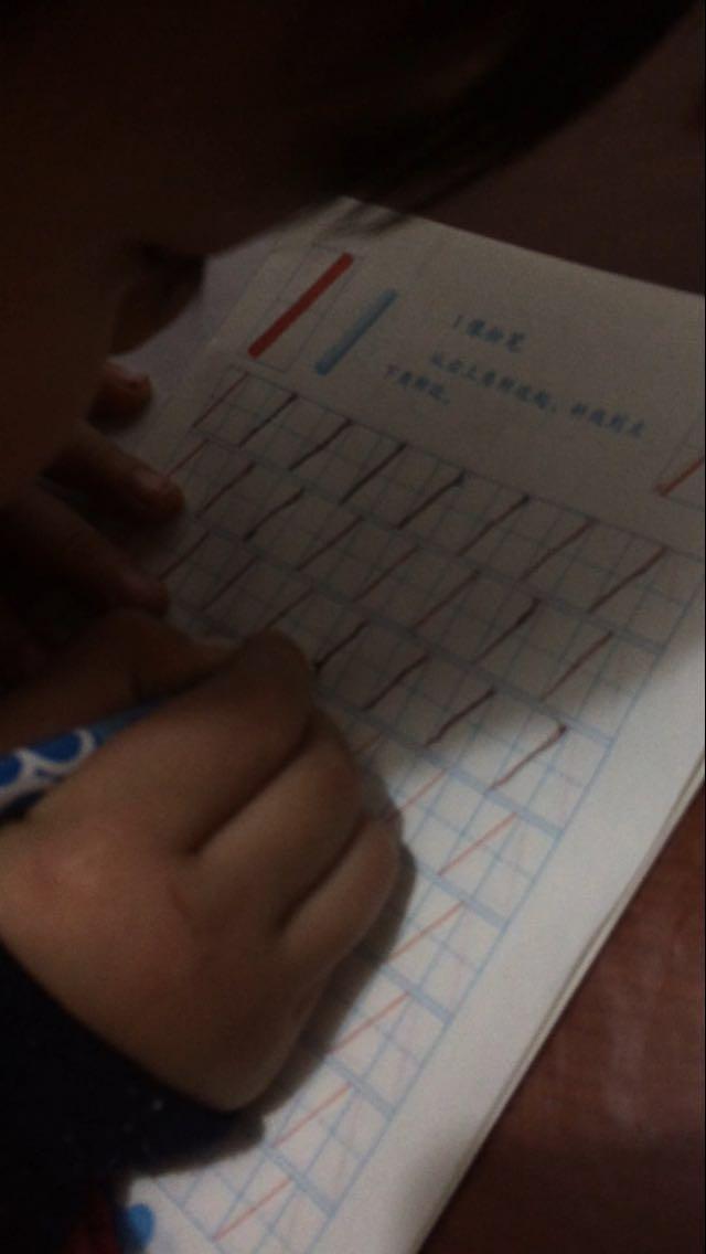 小班美术教案，小树添画