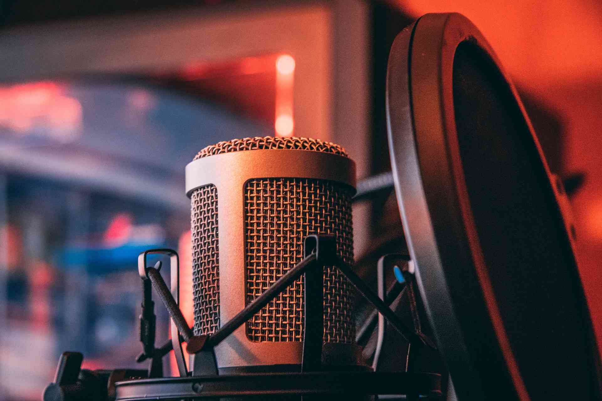 地产广播语音文案，打造理想家园的声音艺术