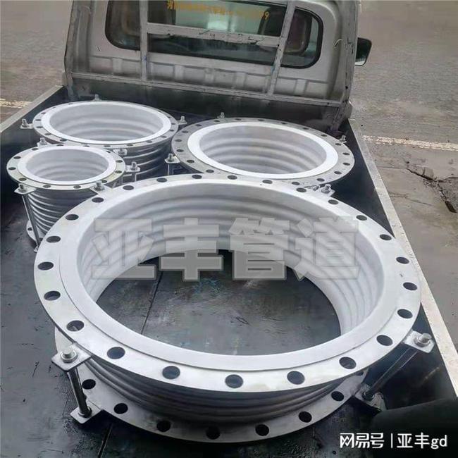带传力拉杆型金属补偿器的应用与特性解析