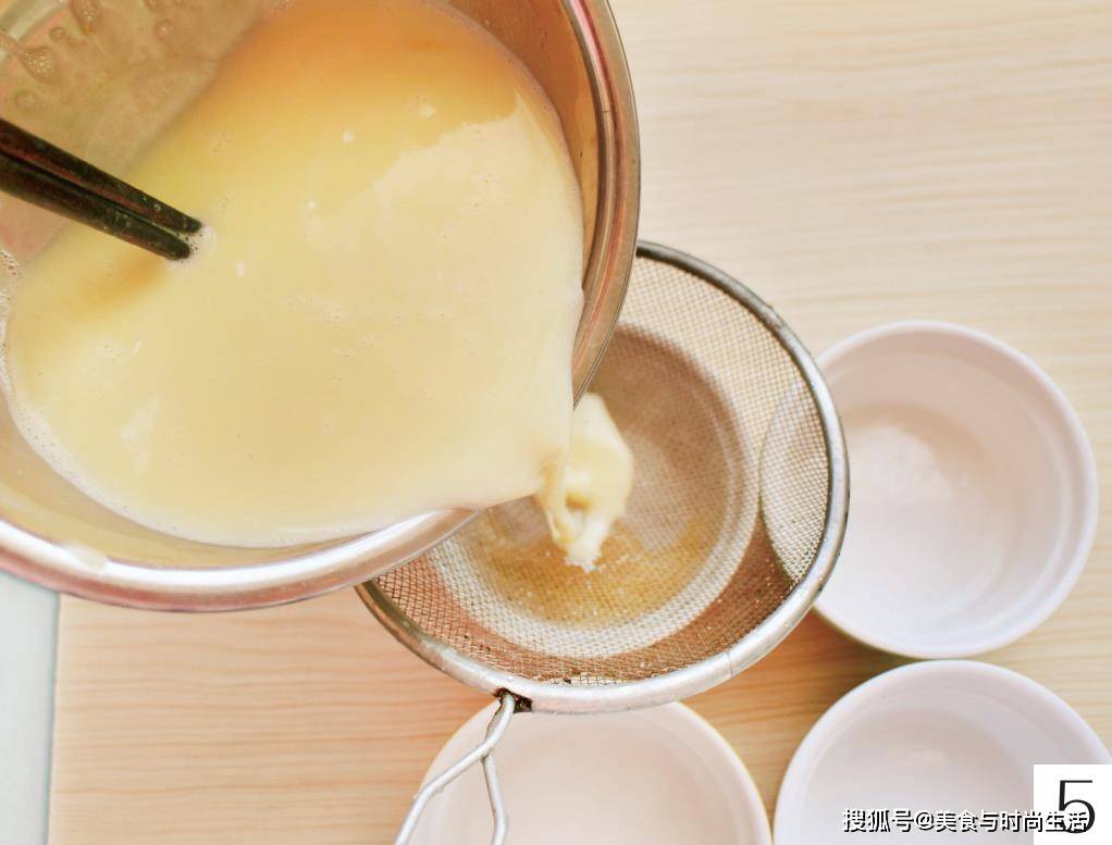 牛奶冲鸡蛋花的做法，一道营养美味的早餐佳品