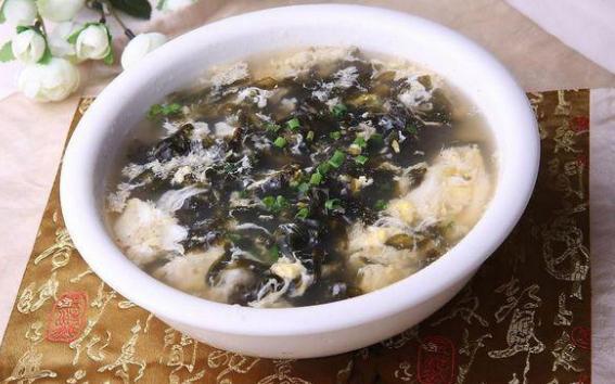 紫菜蛋花汤煮水饺——传统美食的现代演绎