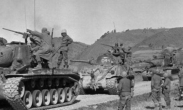 伞兵本就该被包围，战术智慧与战略理解的深度探讨