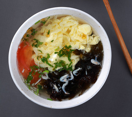 探索美食之旅，一道令人陶醉的紫菜蛋花汤与高清图片欣赏